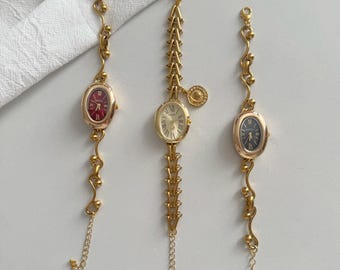 Vintage Visage Crystal Accent Watch: Gold Tone Chain  display picture 1