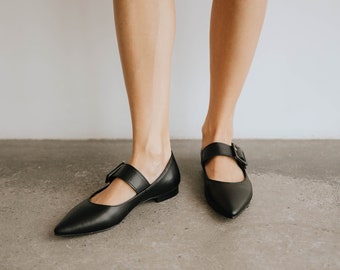 Ballet Mary Janes, low heels, classic mules, black leather Mary Janes, pointed toe pumps. Shoes for every day. Women's mules.