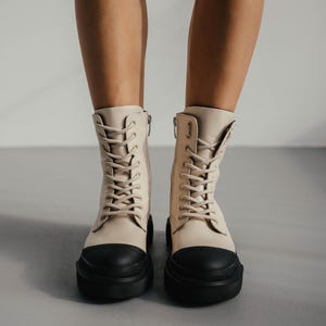 Stylish leather boots with fleece or sheepskin lining option
