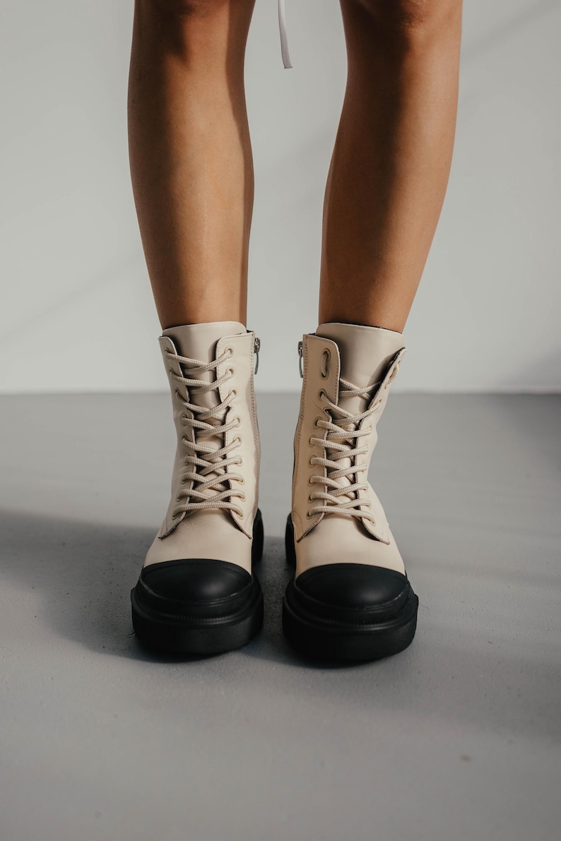 Stylish leather boots with fleece or sheepskin lining option