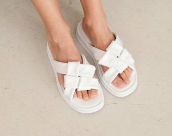 White leather slippers, city slippers, leather slippers, genuine leather slippers, comfortable summer shoes. Women's slippers