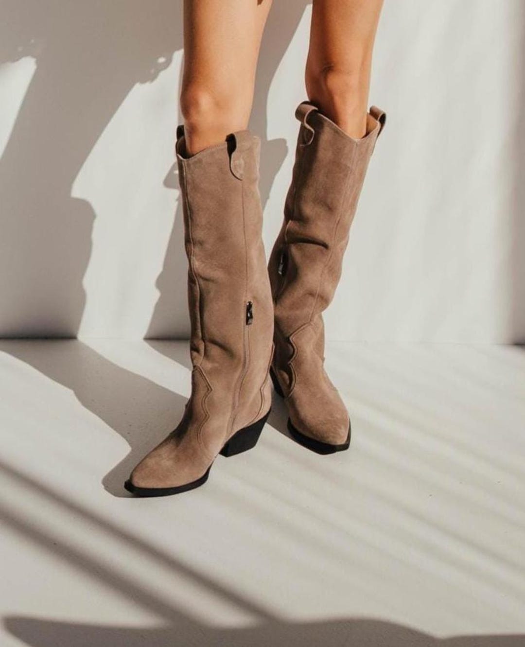 Bottes Confortables Avec Fermeture éclair Bottes Cowboy Daim Femme - Vestiaire Western Bottes Western élégantes Confortables Bottes Confortables Avec Fermeture éclair Bottes Cowboy Daim Femme - Vestiaire Western Bottes Western élégantes Confortables