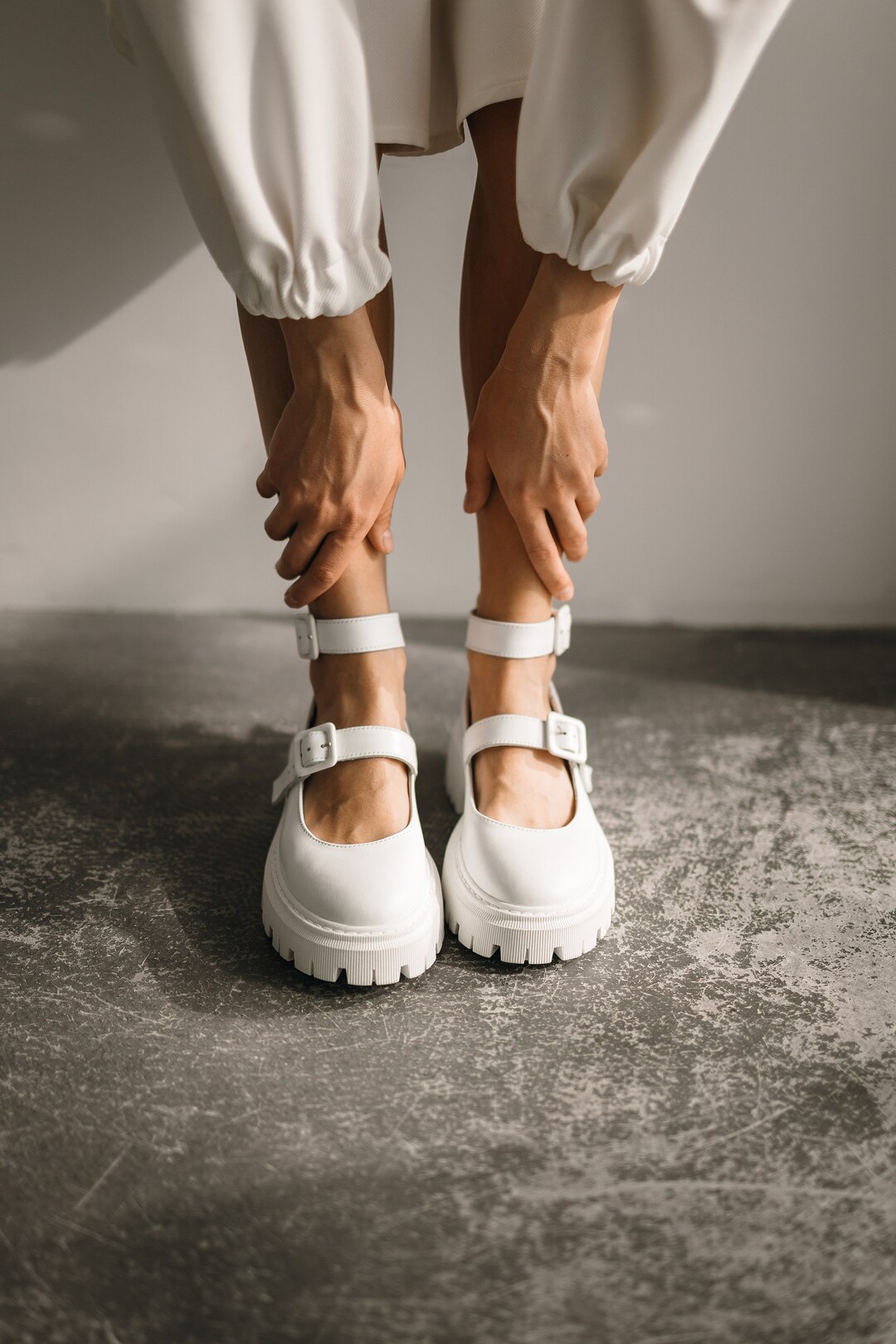 スニーカー FORMEL CAMELE Pommel Olivian Mary Jane Sneakers Ivory 5cm (F Amazon.com: Mary Jane Shoes Women Square Toe High Heel