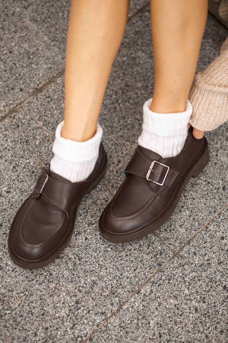 Stylish casual brown loafers for women with natural leather