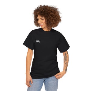 T-shirt nera a maniche corte, maglietta base, camicia classica, tipografia bianca, camicia unisex immagine 3