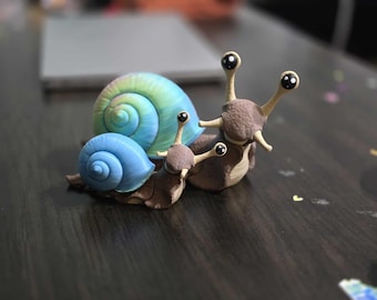 Medium Articulated Snail with Swappable Shell – 8” Flexi Desk Pet – Collectible Fidget Toy