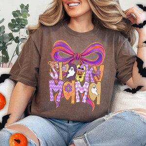 Spooky Mama Shirt Mom Halloween Shirt Halloween Comfort Colors Mom Shirt Halloween Shirt Gift Halloween Mama Shirt Spooky Halloween Mama Tee afbeelding 9