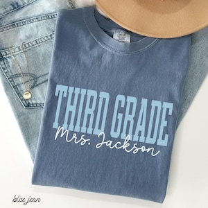 T-shirt personnalisé pour enseignant(e) de CE2 - Couleurs confortables - T-shirt pour la rentrée scolaire - Cadeau pour enseignant(e) - T-shirt avec le nom de l'enseignant(e) de CE2 - GGC381 image 6