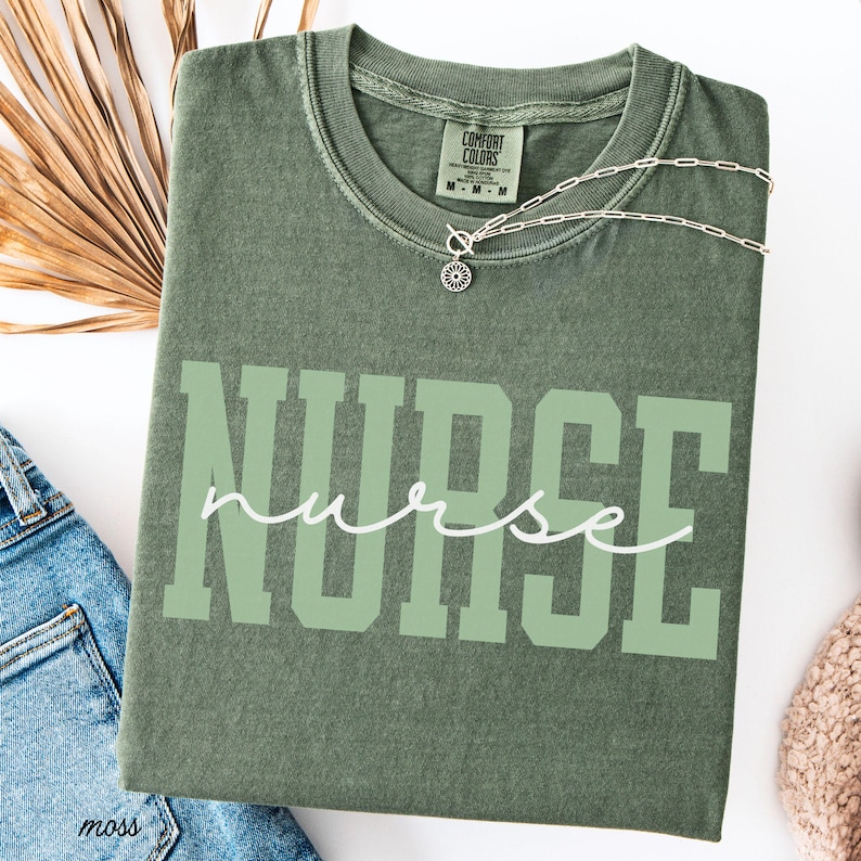 Chemise d'infirmière diplômée Chemise d'infirmière T-shirt d'infirmière Chemise d'infirmière autorisée Chemise d'école d'infirmières Cadeau d'infirmière Couleurs de confort T-shirt d'infirmière T-shirt d'infirmière cadeau image 7