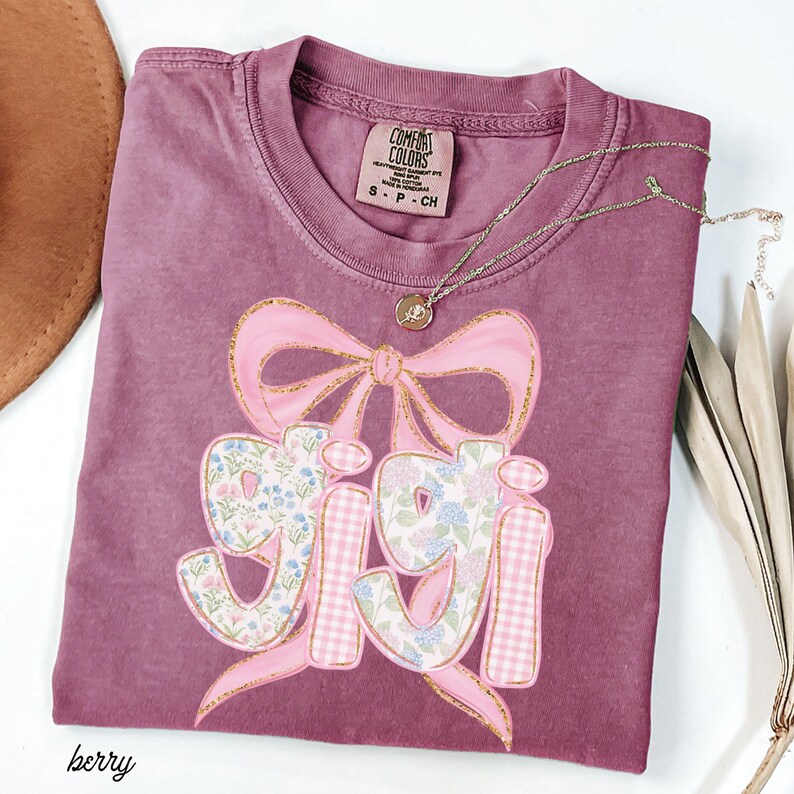Gigi Shirt Gift For Gigi Tshirt Mother's Day Gift For Grandma Gifts Coquette Bow Gigi Shirt Comfort colors Baby Announcement Tee Grandmother Bild 4