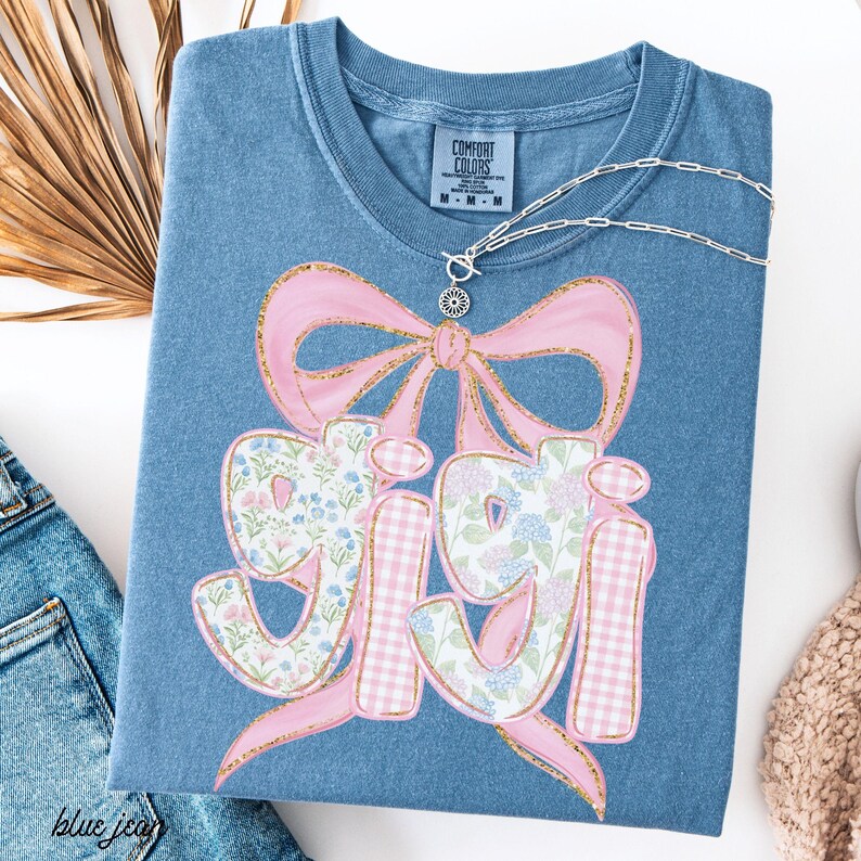 Gigi Shirt Gift For Gigi Tshirt Mother's Day Gift For Grandma Gifts Coquette Bow Gigi Shirt Comfort colors Baby Announcement Tee Grandmother Bild 3