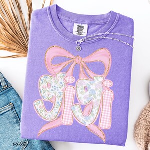 Gigi Shirt Gift For Gigi Tshirt Mother's Day Gift For Grandma Gifts Coquette Bow Gigi Shirt Comfort colors Baby Announcement Tee Grandmother Bild 5