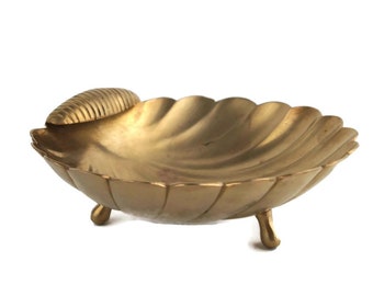 Vintage Brass Trinket Dish Footed Jewelry Tray, Entryway Decor Piece, Footed Home Accent, Vintage shell soap dish, Seashell Design