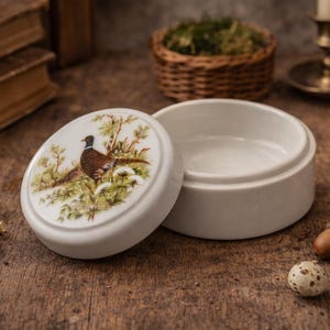 ヴィンテージ セラミック バードボックス、鳥好きへのギフトアイデア、英国製ラウンド セラミックボックス、トリックオアトリート デコレーション風小物入れ