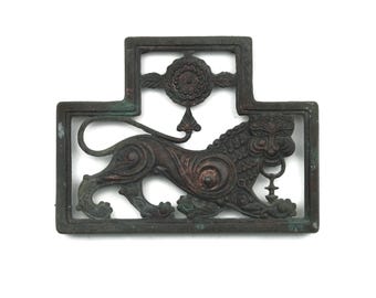 Vintage Metal Wall Plaque, Antique Lion Painting Panel Wall Decor, Rustic Home Accent, Unique Art Piece for Living Room & Office