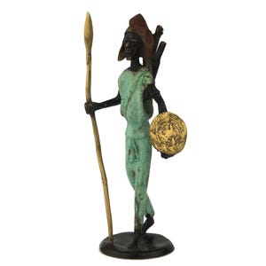 Vintage bronzen standbeeld krijger, Afrikaanse volkskunst messing beeldje, Afrikaans messing standbeeld, decor rustiek huis, cadeau voor hem