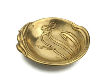 Vintage Brass Bowl, Ornate Embossed Candy Bowl & Trinket Tray , Elegant Brass Jewelry Dish, Unique Home Decor Idea, Kitchen Dining Tray
