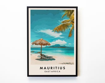 Może przedstawiać: Plakat turystyczne przedstawiające tropikalną plażę. Plakat przedstawia błękitne niebo z białymi chmurami, palmę, słomkowy parasol i leżak na białej piaszczystej plaży. Na dole plakatu widnieje napis "Mauritius Wschodnia Afryka".