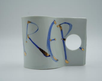 One-Piece Mug WAYFARER with gold luster | Handmade Porcelain Mug | Minimal Ceramic Art Cup