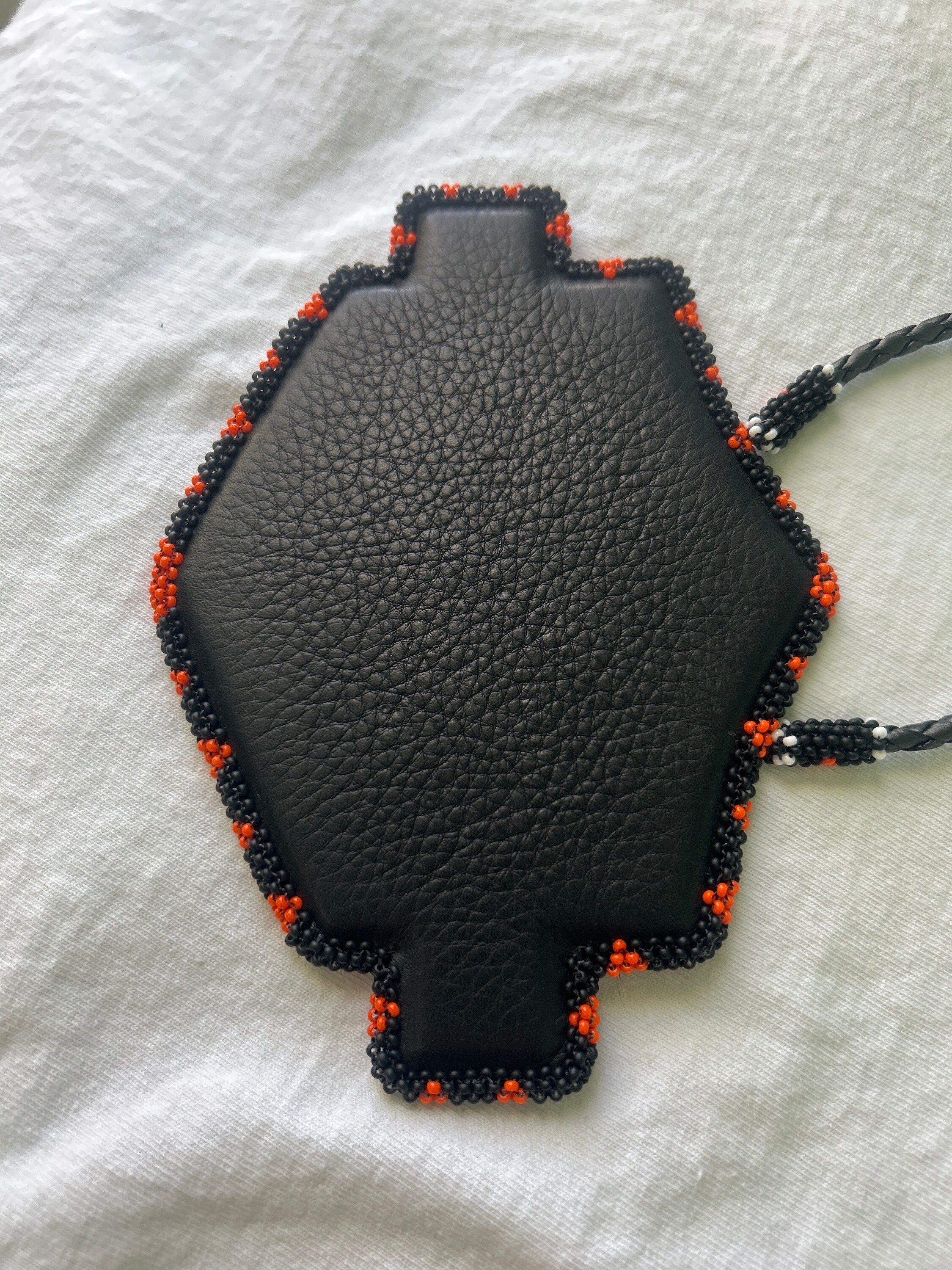 Collier Premier Designs Médaille Cuir Noir 4 Cordons - Style Bohème