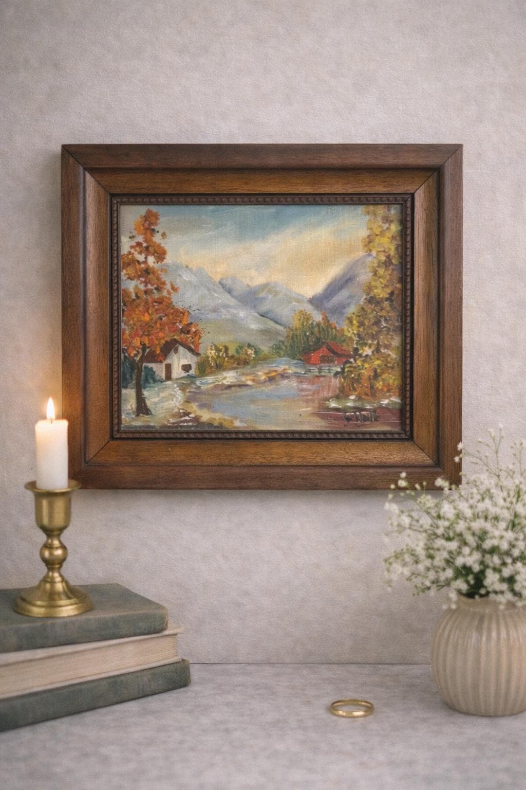 ヴィンテージの山と川の油絵：木製フレーム入りのサイン入り風景画