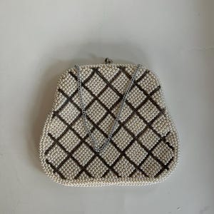 Bolso de mano vintage con cuentas y cierre de broche de La Regale, con correa de cadena plateada, para noche, graduación y boda, fabricado en Japón.