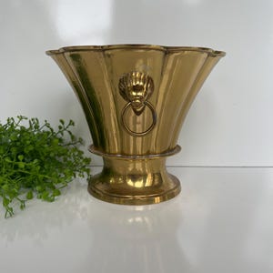 Vintage Brass Planter With Lion Head Handles Claw Footed Cache Pot Jardiniere Ornate