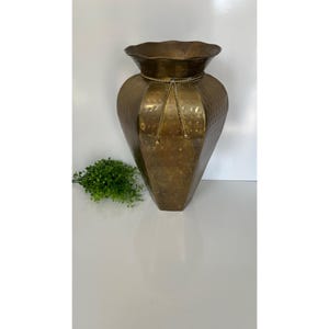 Hammered Brass Vase: Vintage Hexagonal Shape with Rope Detail