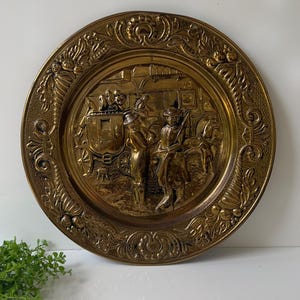 Vintage Brass Wall Hanging Plate With English Carriage Scene & Ornate Design 14&quot;Diameter Wall Charger