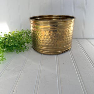 ヴィンテージ ハンマー加工 真鍮 プランターポット 6インチ ラウンド 緑青と素朴な魅力