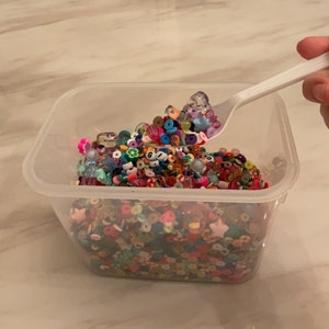Bead confetti