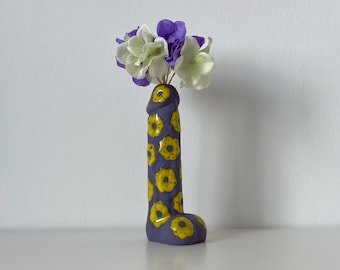 Vase en céramique fait main - Violet funky avec motif floral jaune - Cadeau fantaisie unique pour la décoration d'intérieur