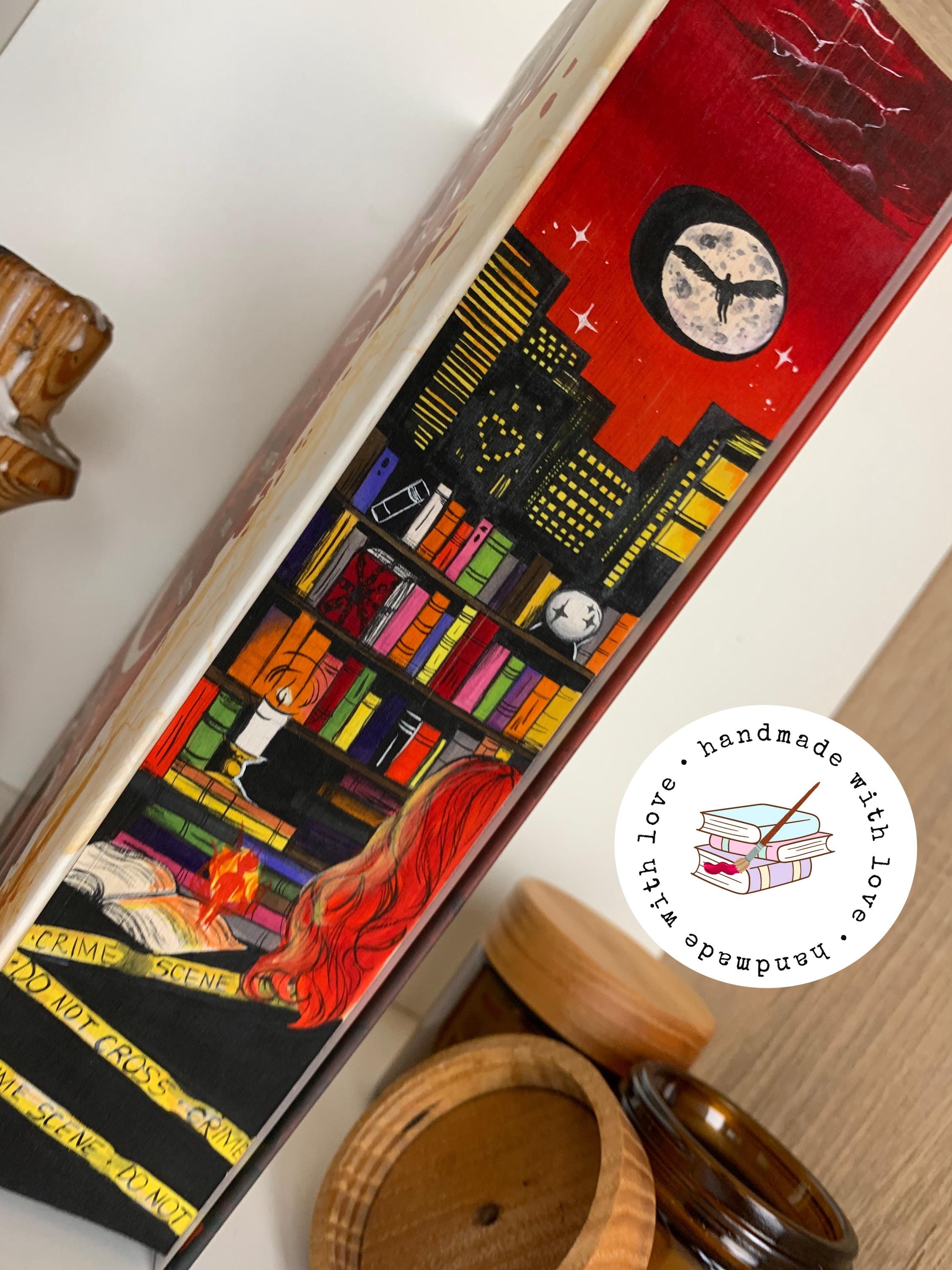 House Of Earth And Blood Painted Fore Edge Copy. Crescent City Series #1, Bryce Quinlan, Lehabah On The Edge. Exclusive Bookish Gift