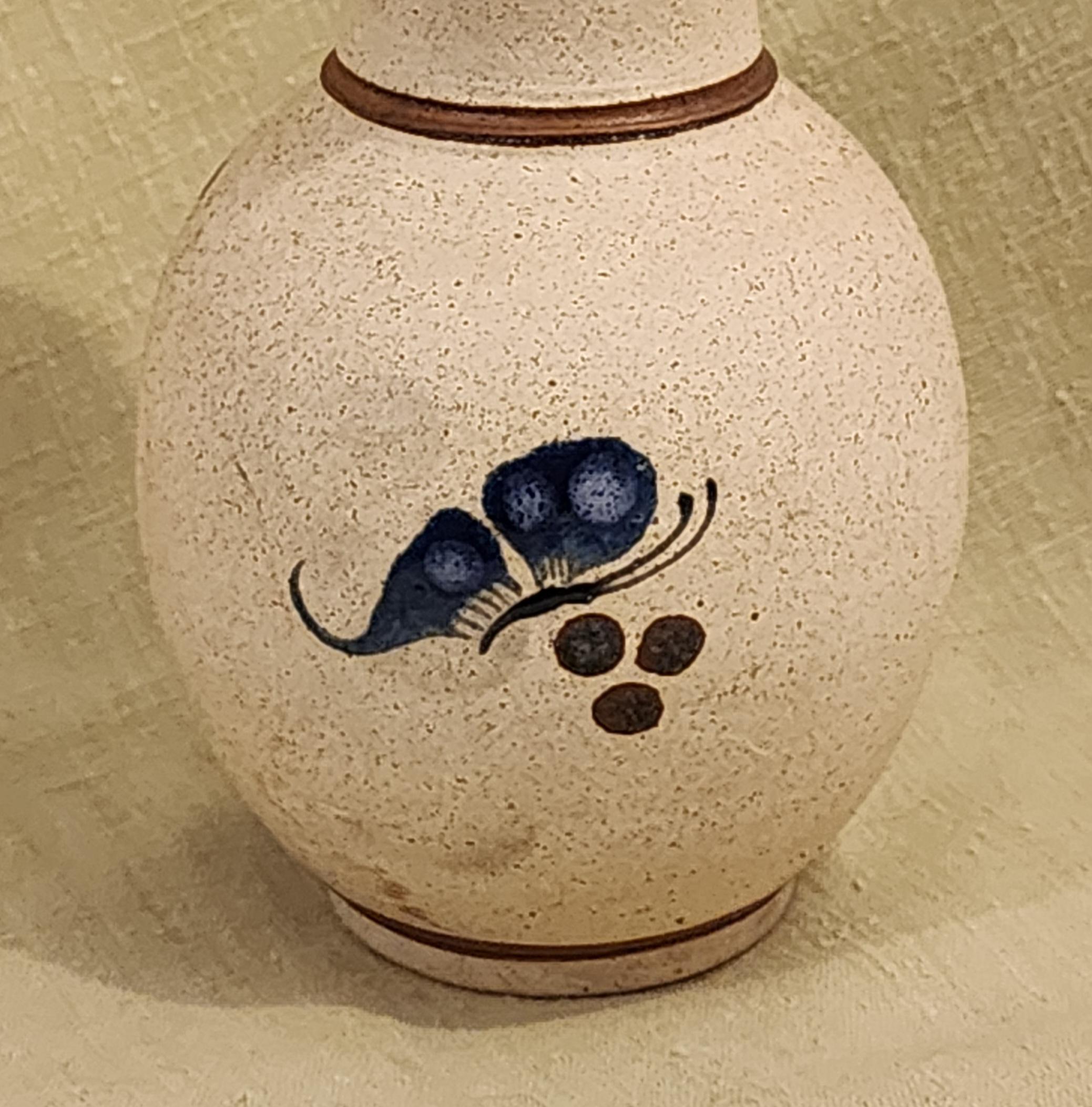 ヴィンテージ メキシコ トナラ陶器 花瓶：手描きの青い鳥、花、蝶