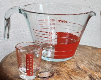 Vintage rode Pyrex glazen maatbeker glas met Kolder mini-maat shotglas keukengerei decorset