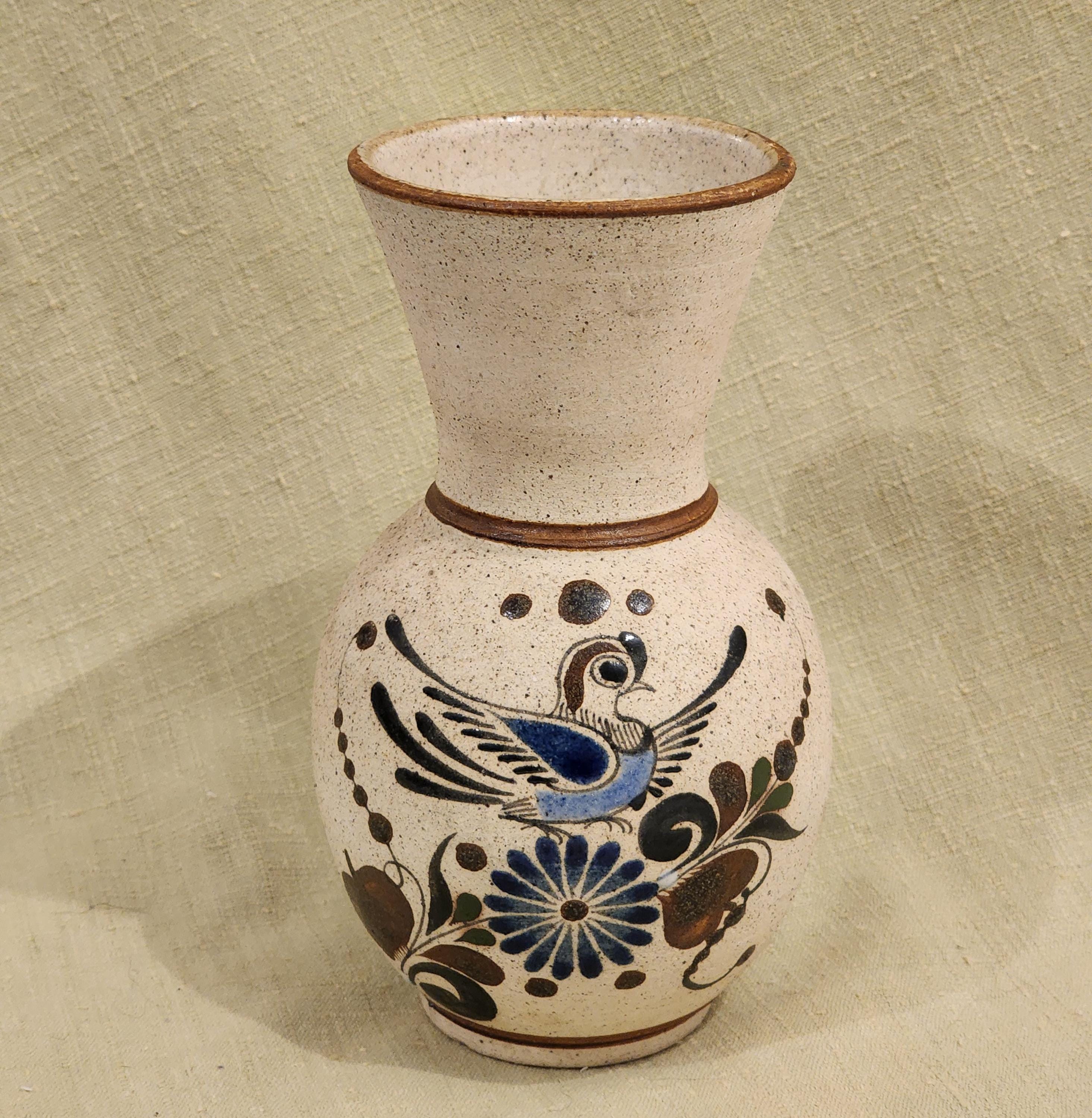 ヴィンテージ メキシコ トナラ陶器 花瓶：手描きの青い鳥、花、蝶