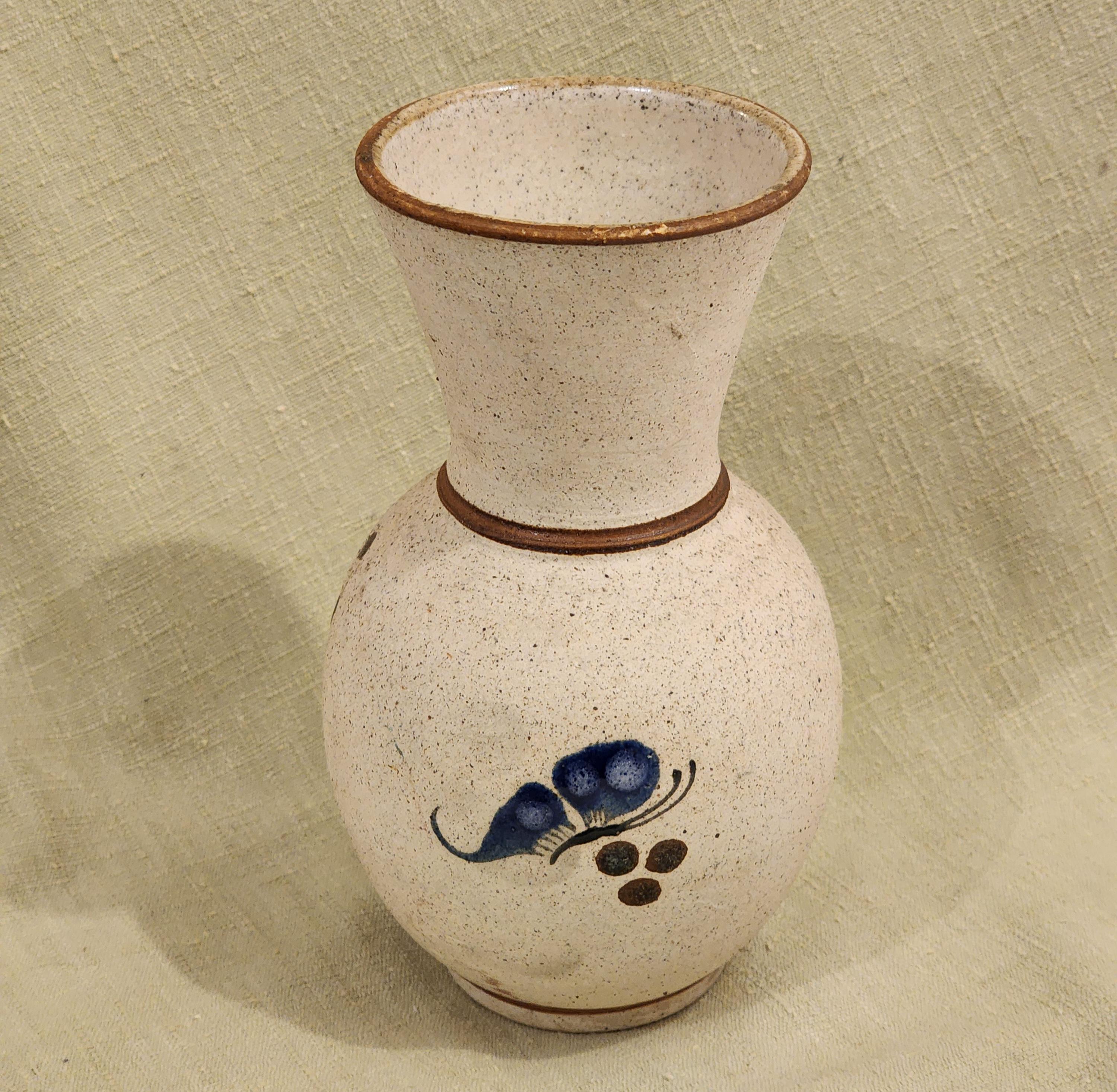 ヴィンテージ メキシコ トナラ陶器 花瓶：手描きの青い鳥、花、蝶