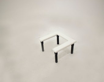 Face Sitting Stool, Queening Chair with Faux Leather Padding and Steel Frame