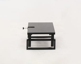 KINKY TAFEL/ CGT-apparaat voor bondage en boeien. Zwaar speelgoed voor volwassenen voor volwassen spellen. Fetisjmeubels voor volwassenen.