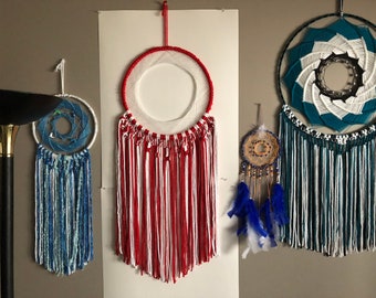 Rojo y blanco, colgante de pared, arte de pared, atrapasueños