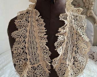 Beautiful Antique 1800's Frilly Lace Lappet, Antique Bobbin Lace Collar, Antique Lace Neck Tie