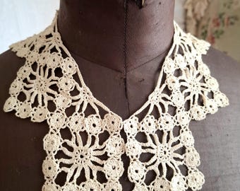 Antique Vintage 1940s Crochet Lace Collar, Antique Hand Crochet Lace Collar