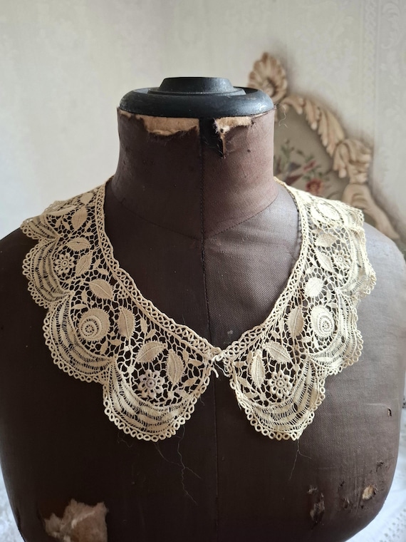 Beautiful Antique Vintage Lace Collar, Vintage Floral Lace Collar