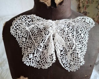 Antique Lace Bow Jabot, Vintage Needle Lace Bow, Antique Neckwear