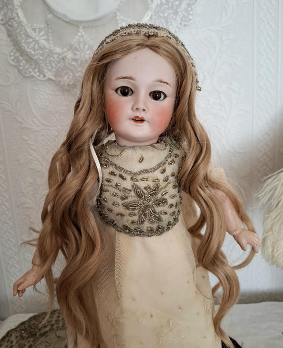アンティークフランス製ビスクヘッド人形、SFBJ 301 パリ