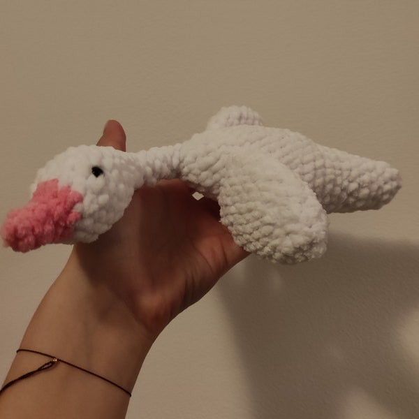 Wyjątkowa maskotka Gęś wykonana na szydełku / Przytulanka / Rękodzięło / Amigurumi