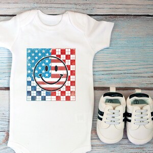4th of July Shirt, Memorial Day Baby Bodysuit, Vintage Flag Shirt, Toddler Patriotic Outfit, American Holiday Apparel, Party in the USA