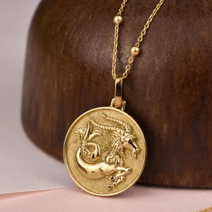 14K Gold Capricorn Zodiac Sign Necklace For Women, Dainty Capricorn Astrology Jewelry, Gold Zodiac Medallion, Personalized Pendant Gift