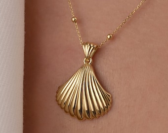 14K Gold Shell Summer Necklace For Women, Dainty Sea Shell Pendant, Minimal Shell Charm, Gold Ocean Pendant, Mermaid Jewelry, Gift For Her
