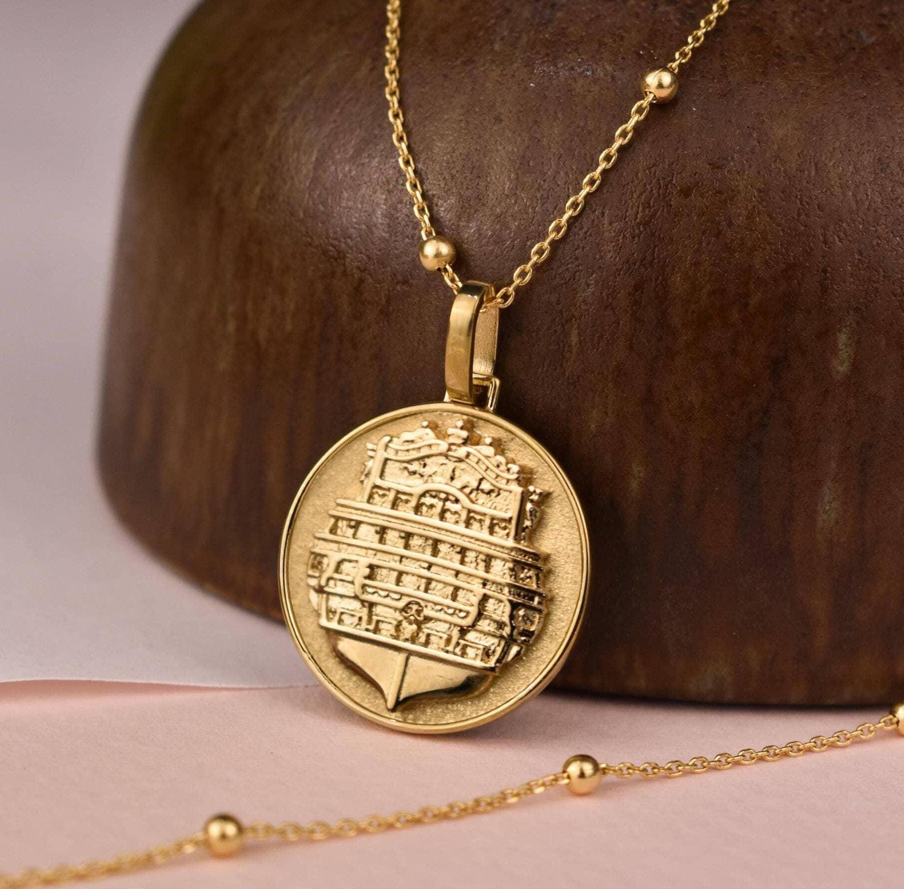 14K 純金ノアの箱舟ネックレス、パーソナライズされたノアの箱舟ペンダント、聖書のチャーム、聖書ジュエリー、ノアの船のコイン、創世記の洪水メダリオン  - Etsy 日本